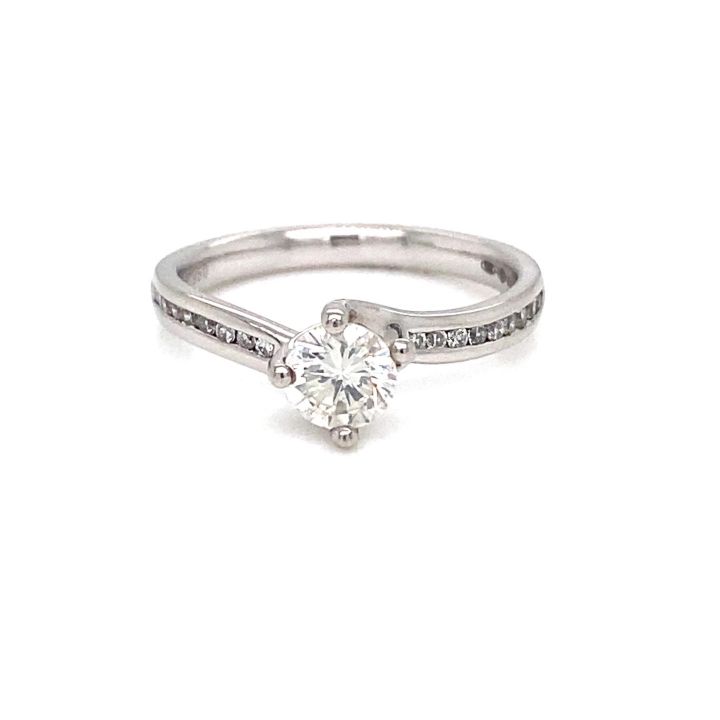 Platinum Single Stone Diamond Twist Ring