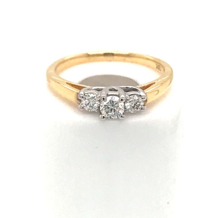 18ct Yellow Gold Graduated Diamond Ring 0.33ct