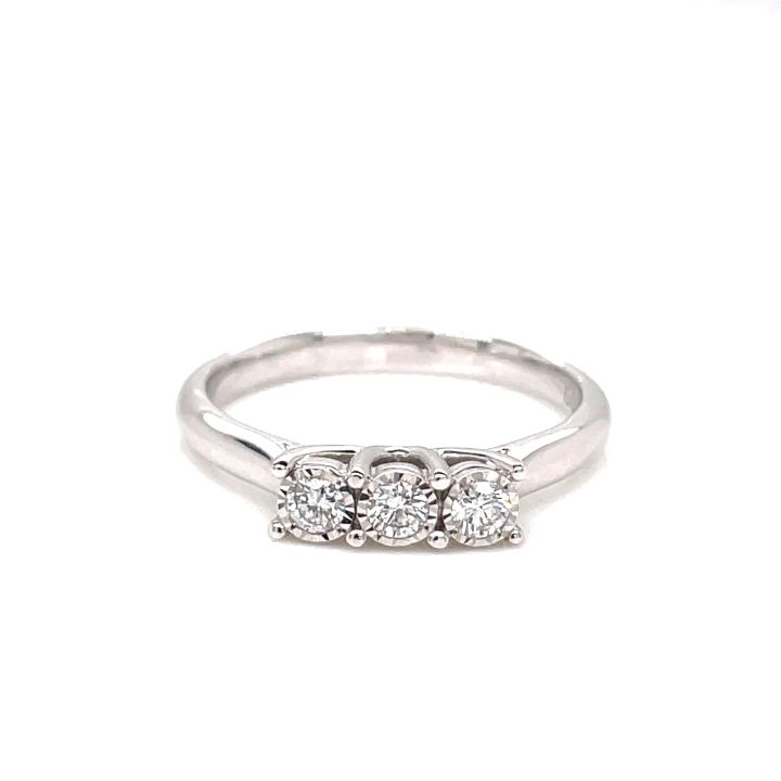 9ct White Gold Illusion Set Diamond Ring