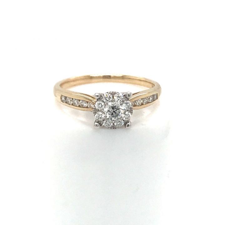 9ct Yellow Gold Invisible Set Diamond Cluster Ring