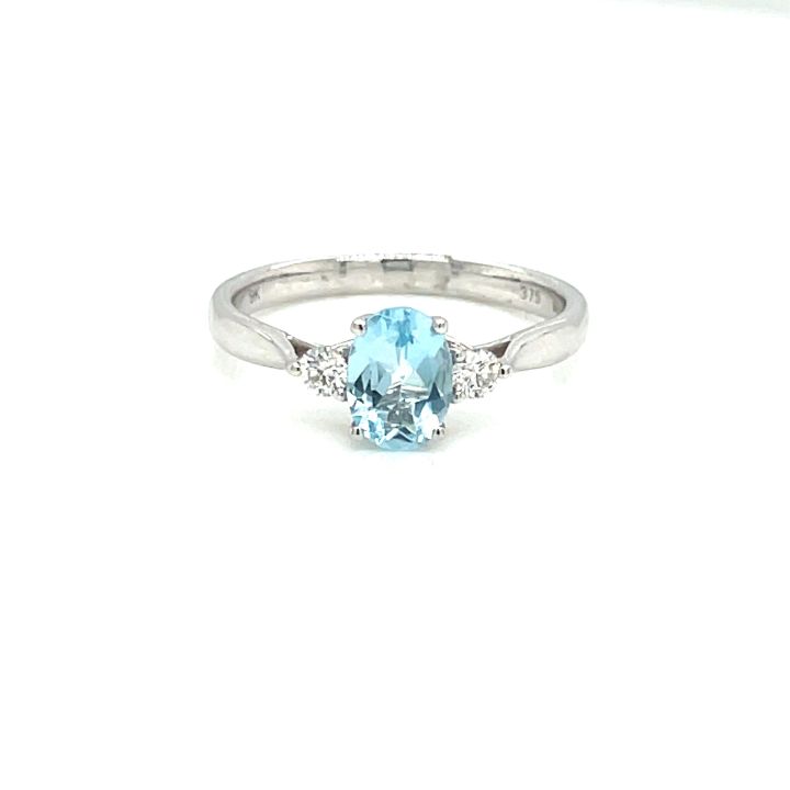 9ct White Gold Oval Aquamarine & Diamond Ring