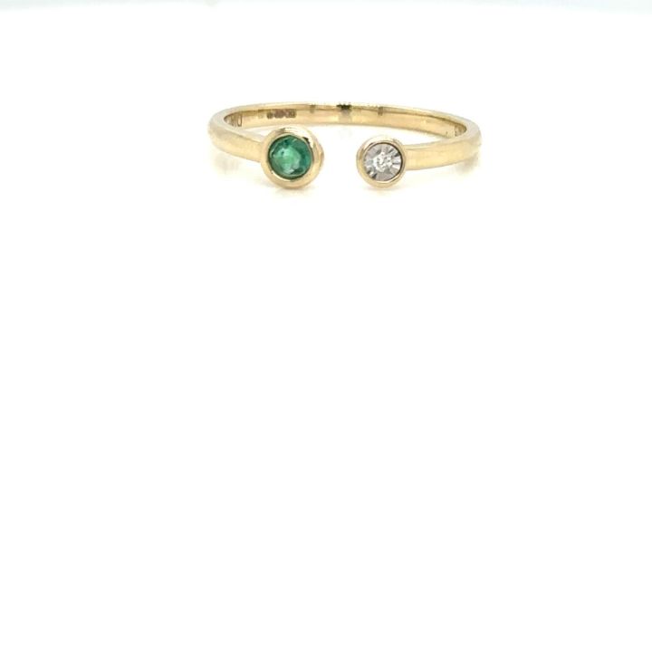 9ct Yellow Gold Emerald & Diamond Torque Ring